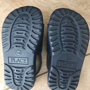 Children’s place shark sandals, NWOT - toddler 7/8